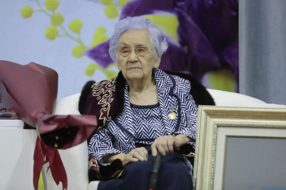 Бавария жанкүйерлері стадионда жыныстық қатынасқа түседі.