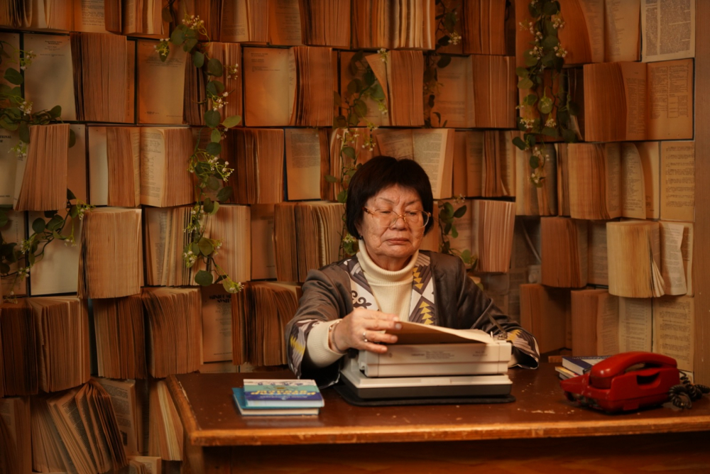 Жалаңаш Дженнифер Лионс