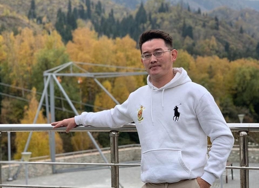 Күзетші мен тұтқын порно видео