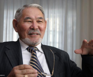 Кәдірбек Сегізбай: Туыспаған туыстың ұлы