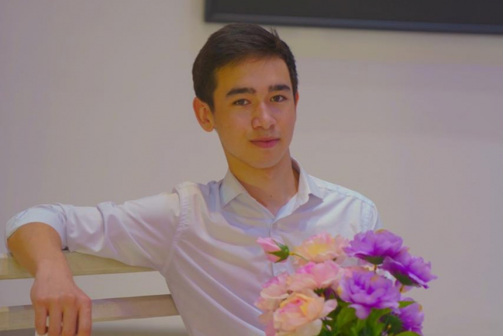 Орыс порносы желіде еркектің етін жалайды Гетереосексуалдық бағдар