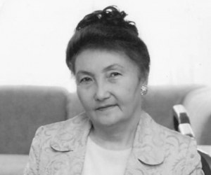 Құралай СЕЙСЕНБЕКҚЫЗЫ. «Соңғы гүлі бітпеген, шілтеріні құшақтап»